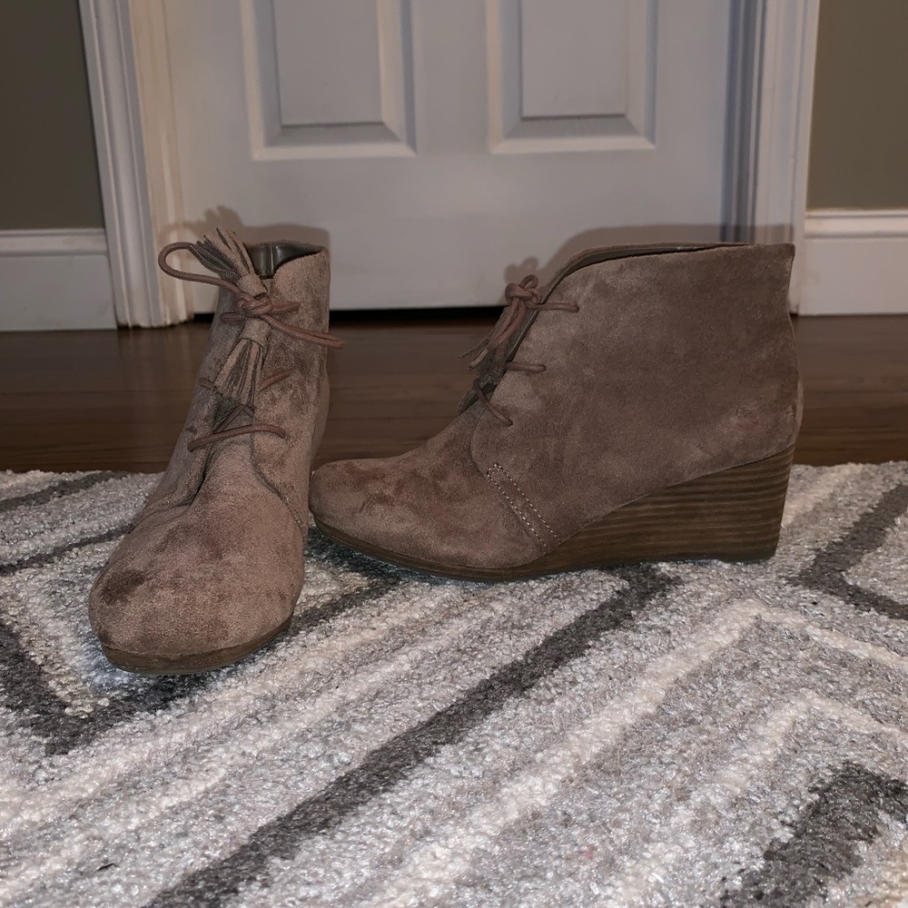 Dr. Scholl’s women’s “Dakota” wedge booties